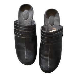 Clark’s vintage clogs